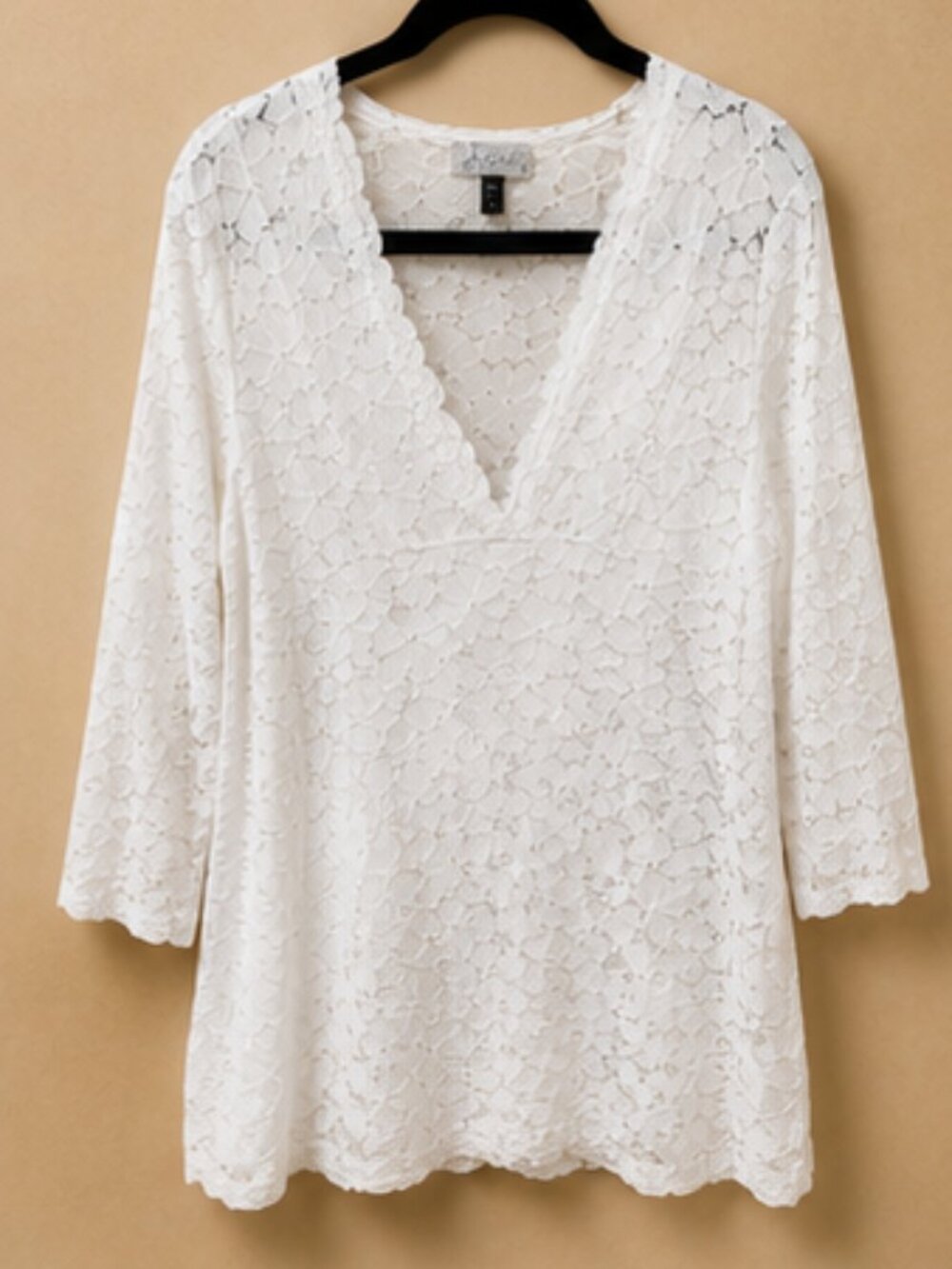A. Kaidi White Floral Lace Tunic Top Size Medium Boho V-Neck 3/4 Sleeve Romantic